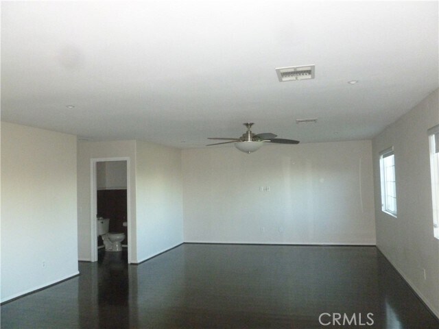 Foto del edificio - 9349 Golden Lantern Rd