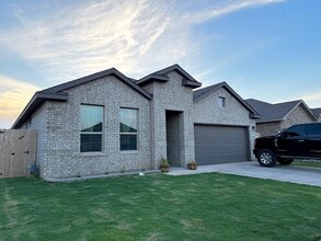 Building Photo - 6409 Bluebell Dr