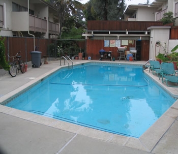 Piscina - Country Club Apartments