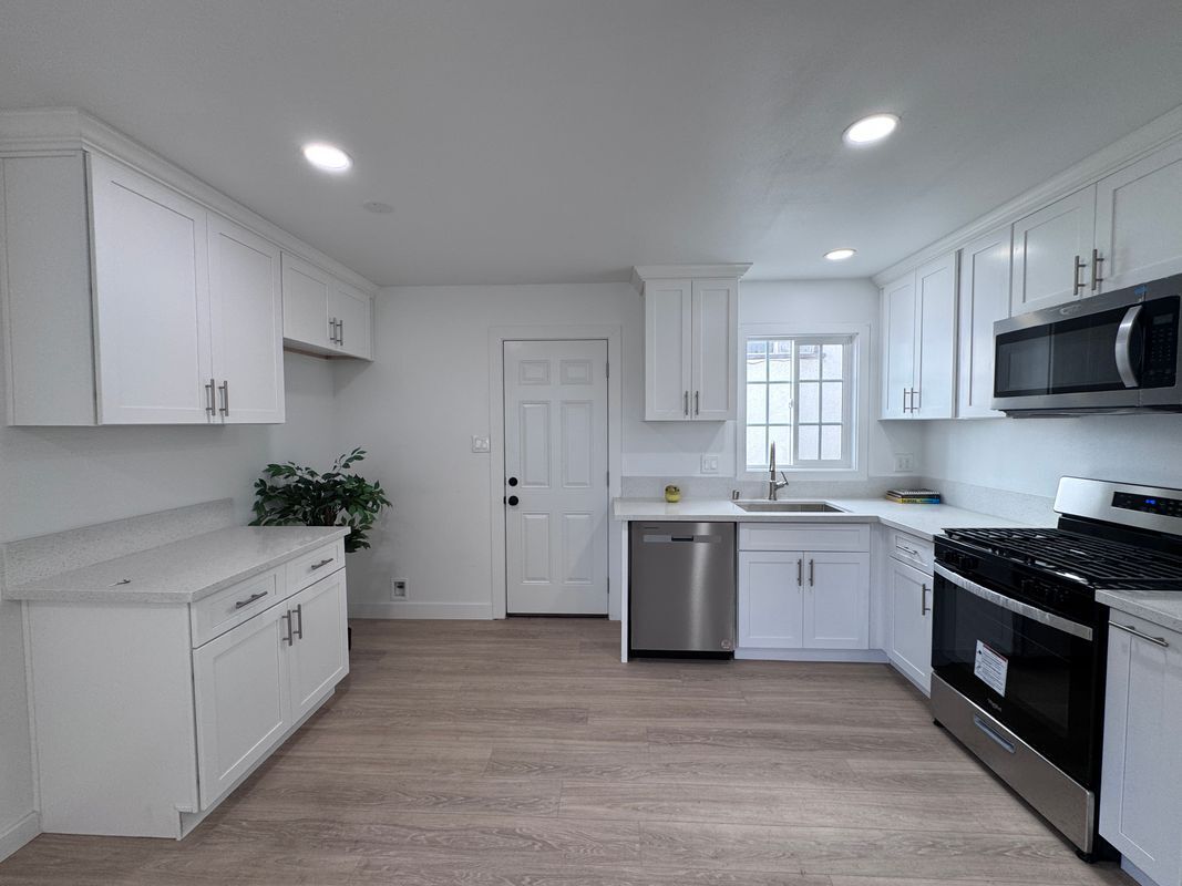 Foto principal - 618 W 6th St