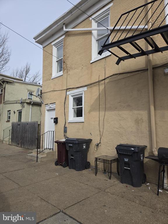 Primary Photo - 831 Kirkwood St