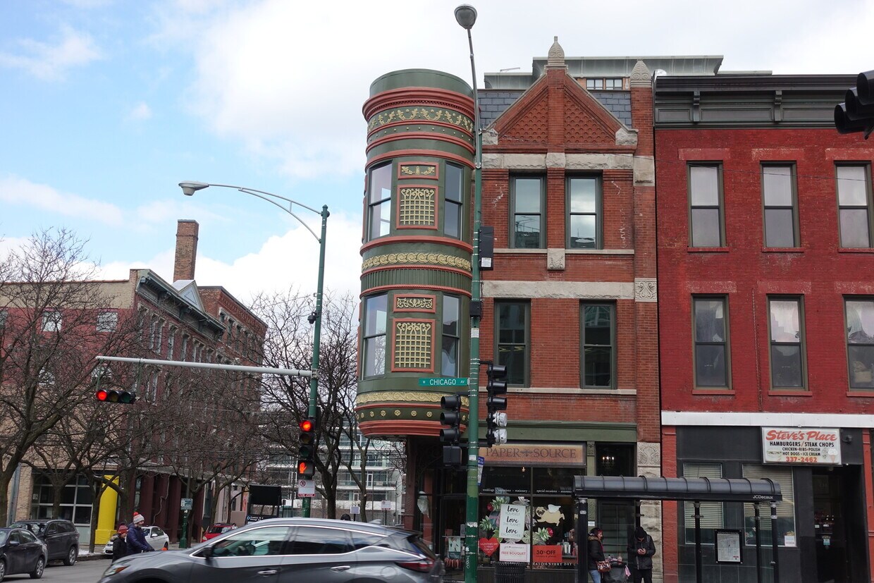 809 N Franklin St Unit 3R, Chicago, IL 60610 Condo for Rent in