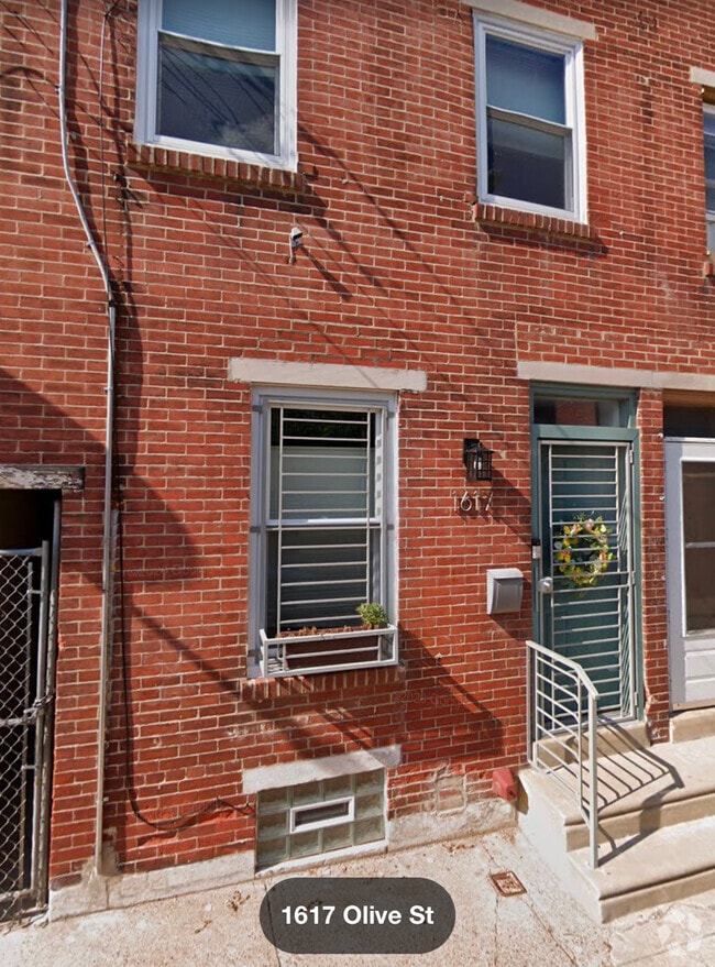 Main entrance - 1617 Olive St