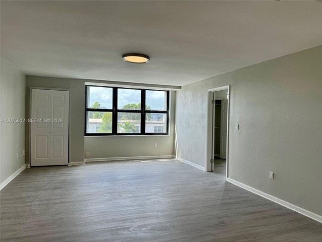 Building Photo - 3702 NE 171 St