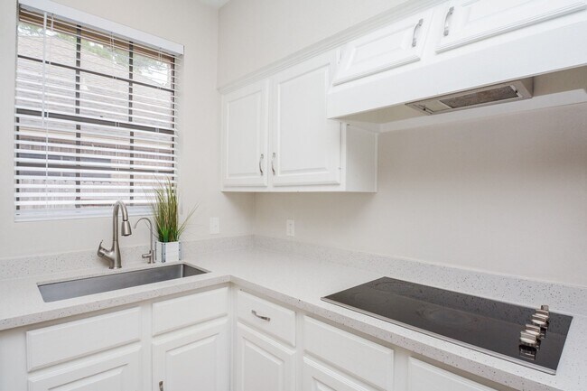 Foto del edificio - 10 Heathstone Pl