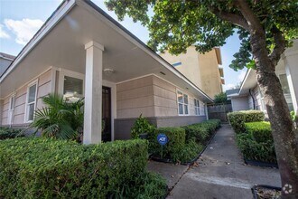 Building Photo - 4405 Marina St