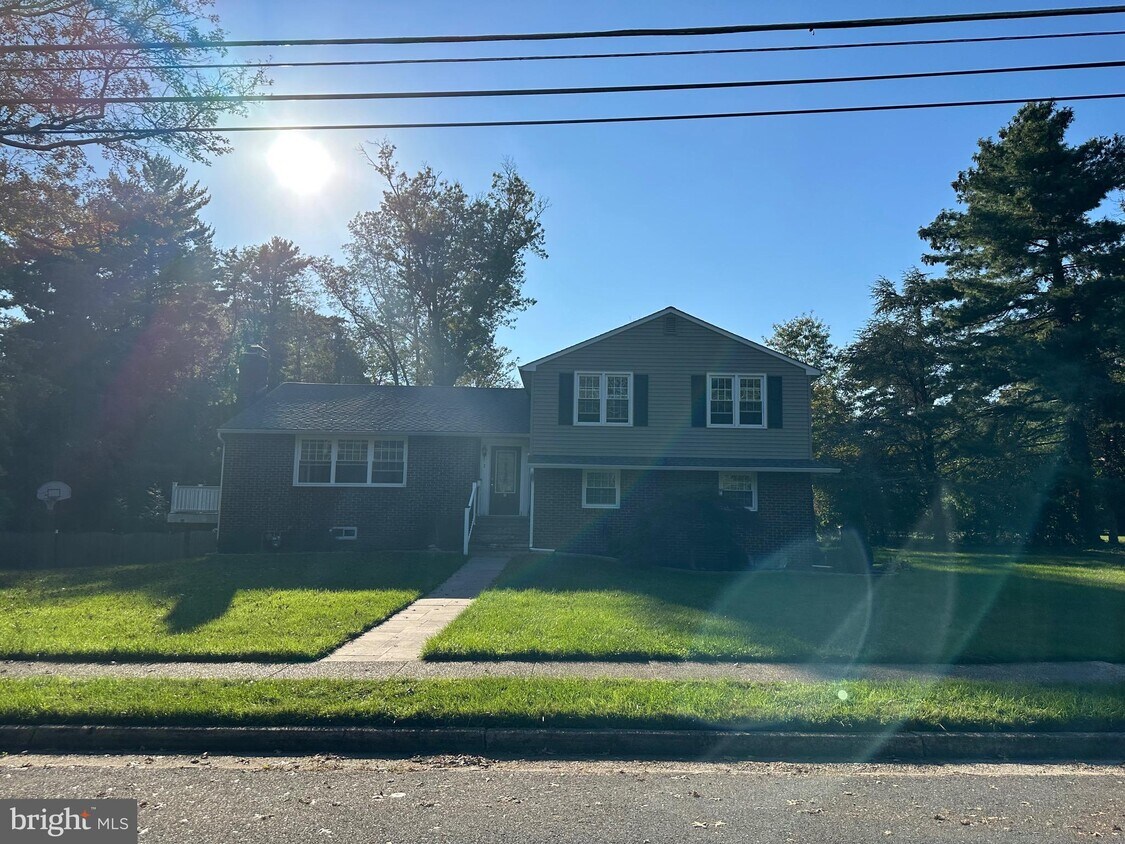 Foto principal - 2 S Shirley Ave