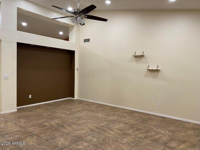 Building Photo - 870 N Madrid Ln
