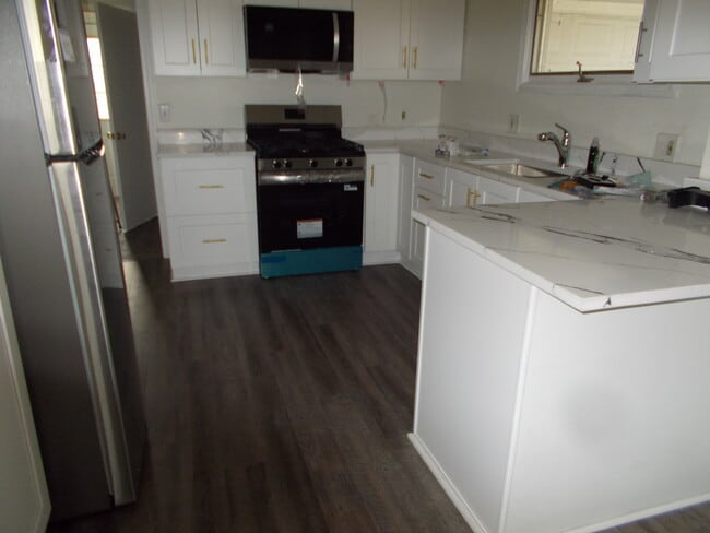 Foto del edificio - 3341 Buckingham Ave