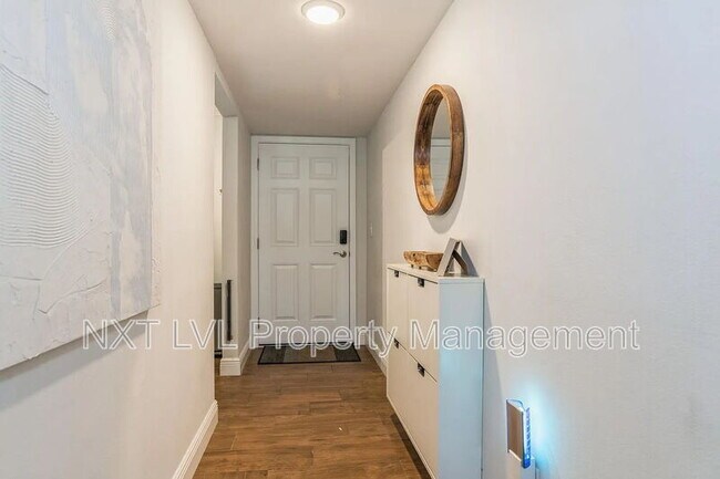 Foto del edificio - 250 Timber Lake Cir