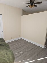 Building Photo - 327 Stanley Ave