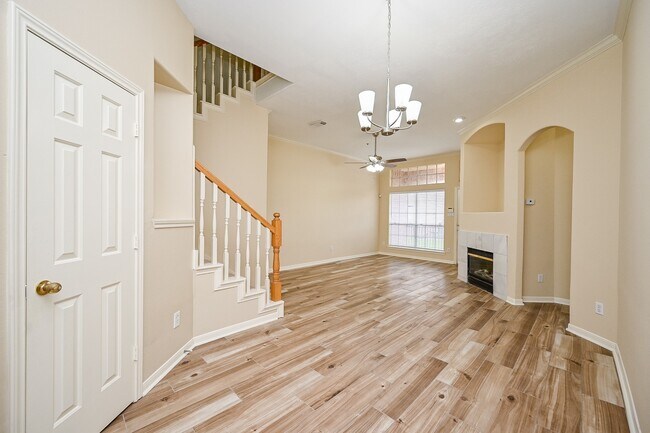 Foto del edificio - 2710 Grants Lake Blvd