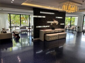 Building Photo - 4301 Collins Ave