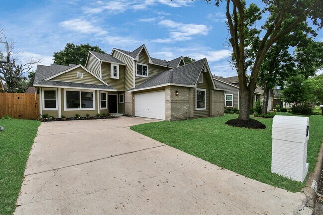 Building Photo - 3227 Westwick Dr