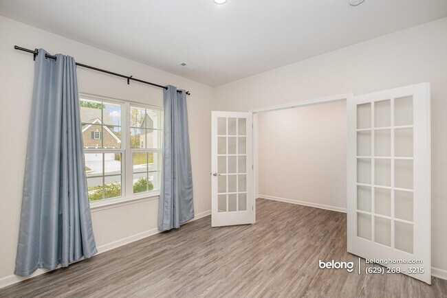 Foto del edificio - 971 Fancher Ln