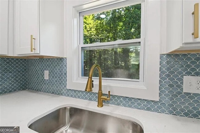 Foto del edificio - Room in House on Diana Dr SW