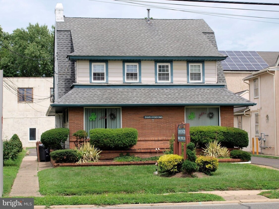 Primary Photo - 407 White Horse Pike