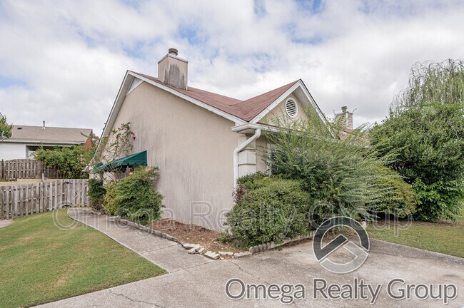 Building Photo - 112 Canyon Park Pl