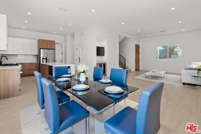Foto del edificio - 15214 W Holyland Dr