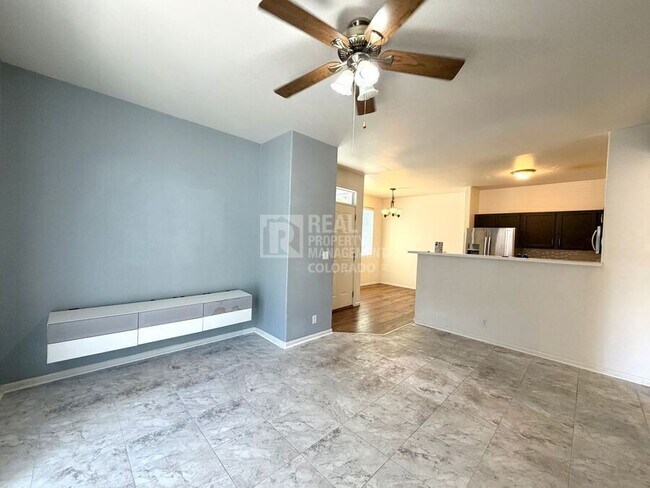 Foto del edificio - 8500 E Jefferson Ave