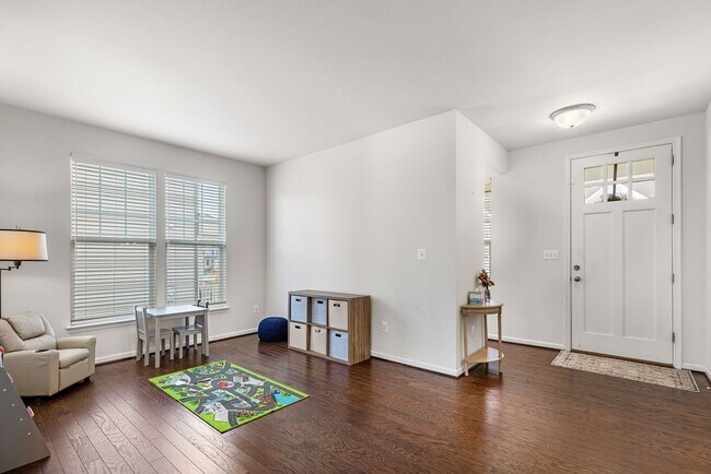 Building Photo - BEAUTIFUL HOME IN EMBREY MILL - STAFFORD