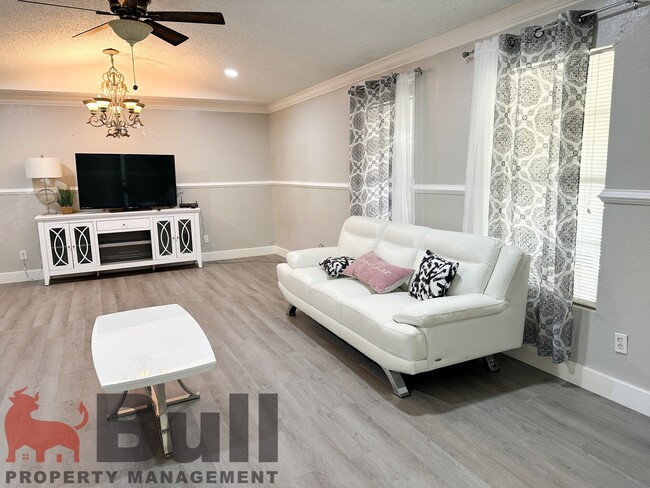 Foto del edificio - 11725 Ruby Lake Rd