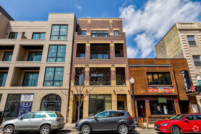 Building Photo - 1640 W Belmont Ave