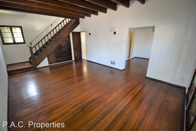 Building Photo - 2 br, 1.5 bath Apartment - 1008 S. Orange ...
