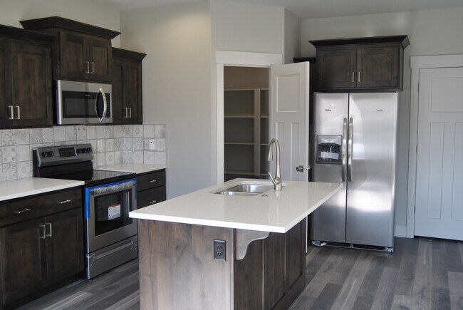 Building Photo - 1147 Villa Vista Dr