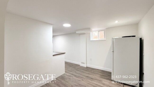 Photo du bâtiment - Newly Renovated 1-Bedroom Basement Unit in...
