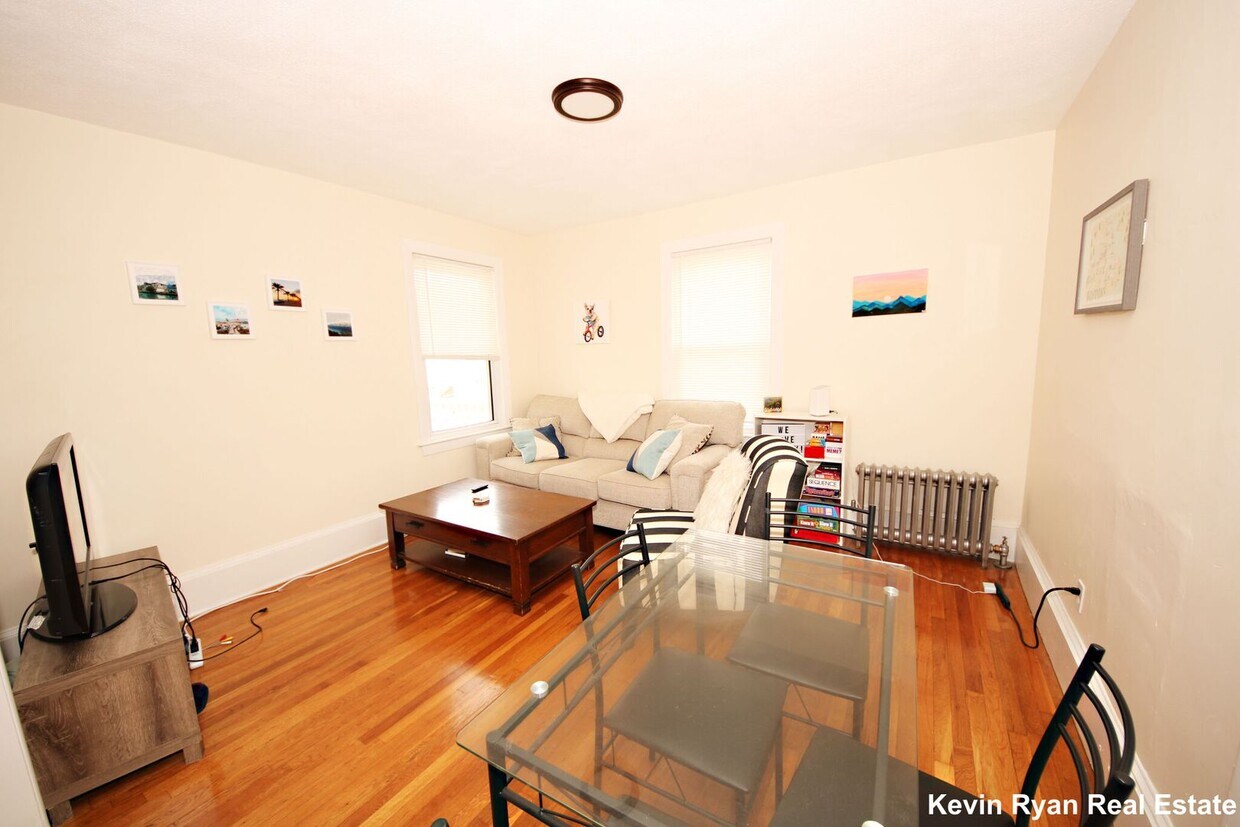 Photo - 105 Cushing St #2B Waltham MA 02453