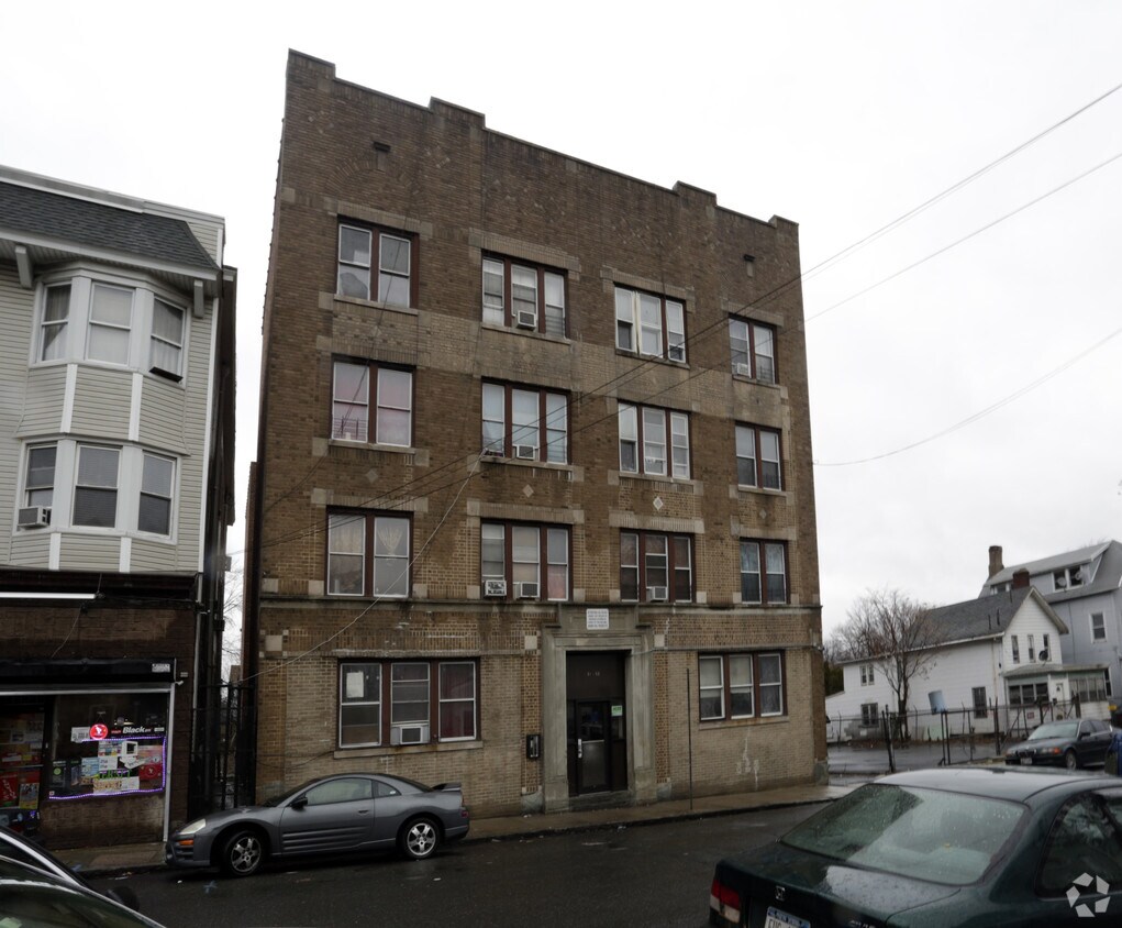 Primary Photo - 53 N Day St