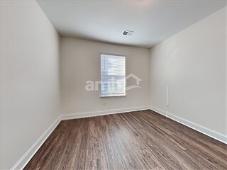 Building Photo - 611 E Lionel Rd