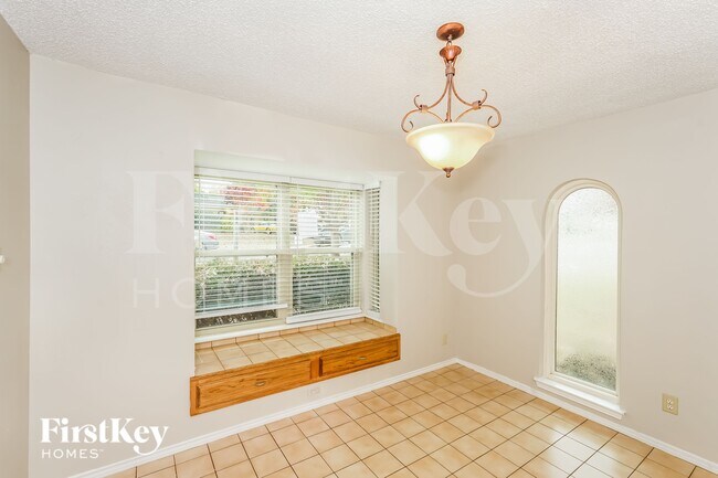 Foto del edificio - 2012 Garden Oaks Dr