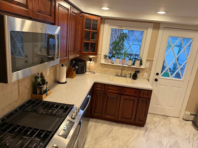 Foto del edificio - 124 Nassau Ln