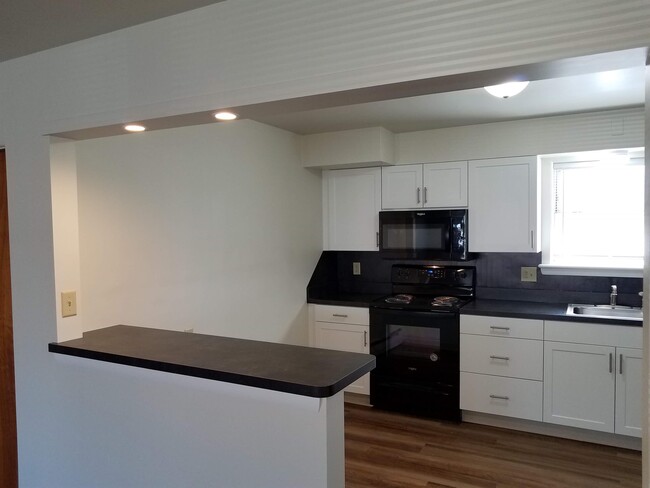 Building Photo - 4211 Sussex Dr