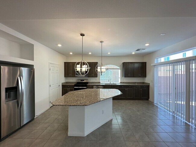 Building Photo - Robindale & Westwind