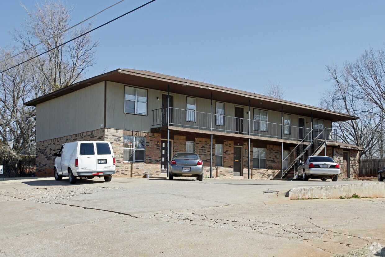 Foto principal - 822-902 N Pine St