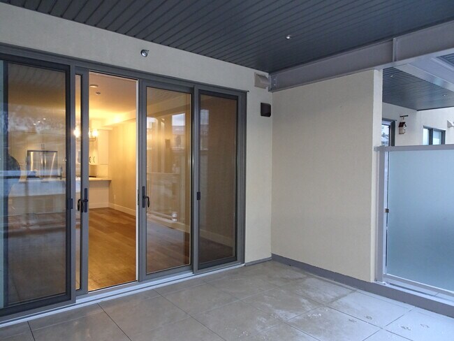 Building Photo - 110 Ellis St