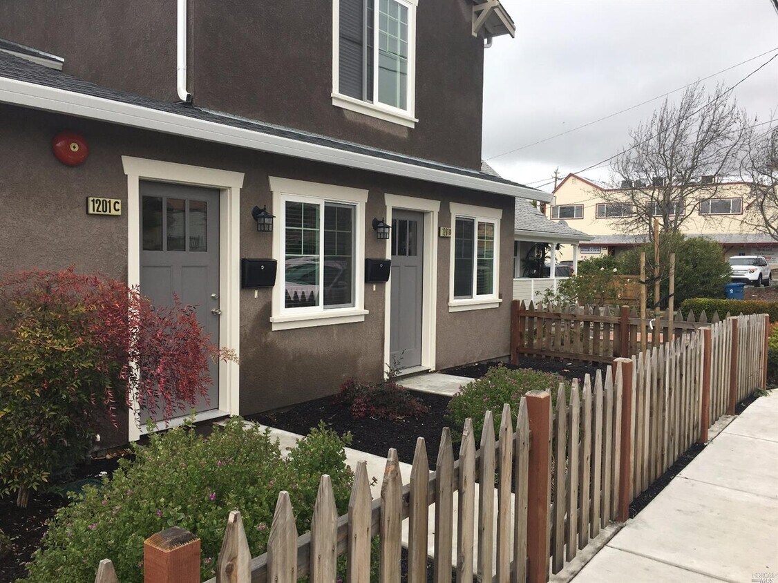 1201 E 5th St Unit D, Benicia, CA 94510 Condo for Rent in Benicia, CA