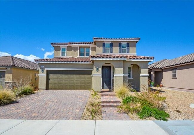 Building Photo - SPARKLING POOL in TULE SPRINGS