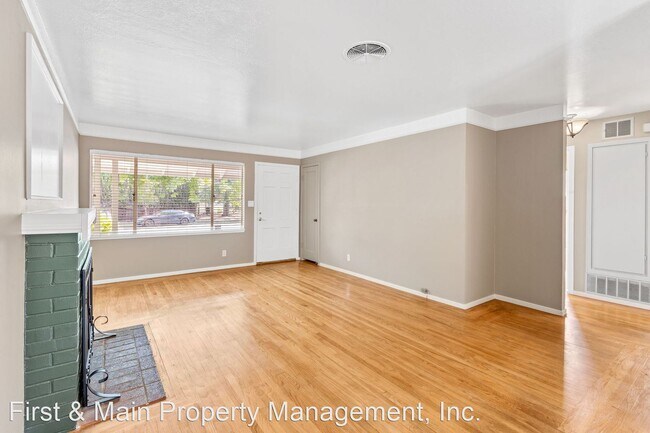 Foto del edificio - 3 br, 2 bath House - 2059 Lernhart Street