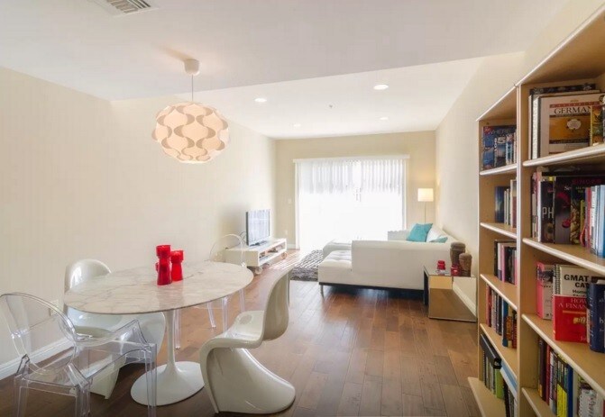 Foto principal - 6800 Corbin Ave