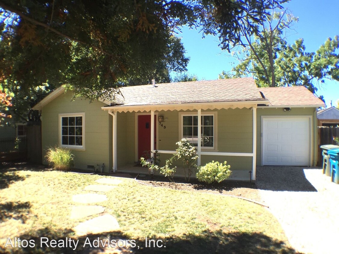 Primary Photo - 2 br, 1 bath House - 743 17th Avenue