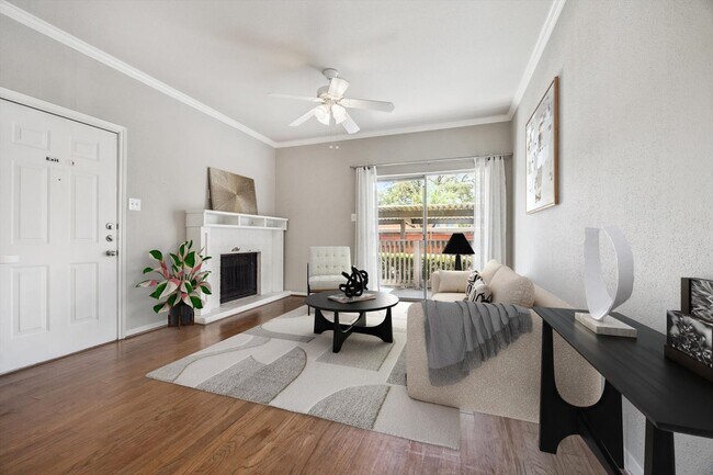 Foto del edificio - 4041 Drake St