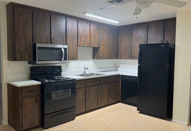 Foto del edificio - 757 95th Ave N