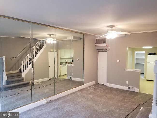 Foto del edificio - 2449 S American St