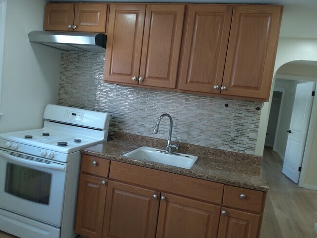 Foto del edificio - 800 Glen Rd