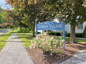 Building Photo - 19 Somers St