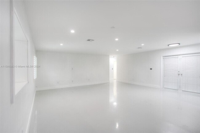 Building Photo - 9825 Southwest 196th Street, Cutler Bay, F...